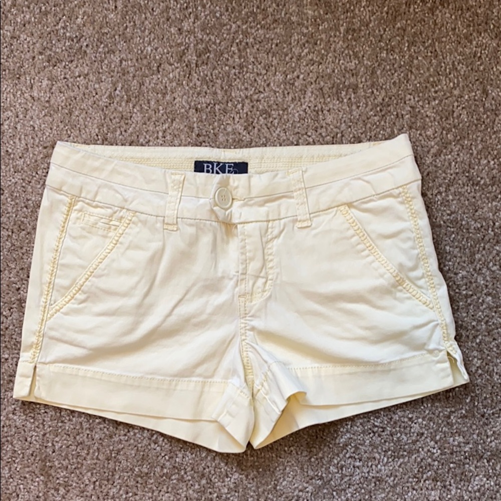 Pastel yellow BKE shorts size 29